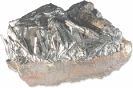 Pyrolusite__vein_of_prismatic_crystals